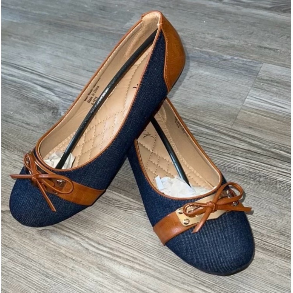 Victoria K Sandals